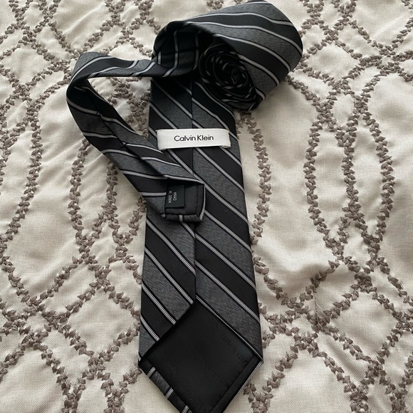 Calvin Klein Neck Tie - Picture 4 of 4